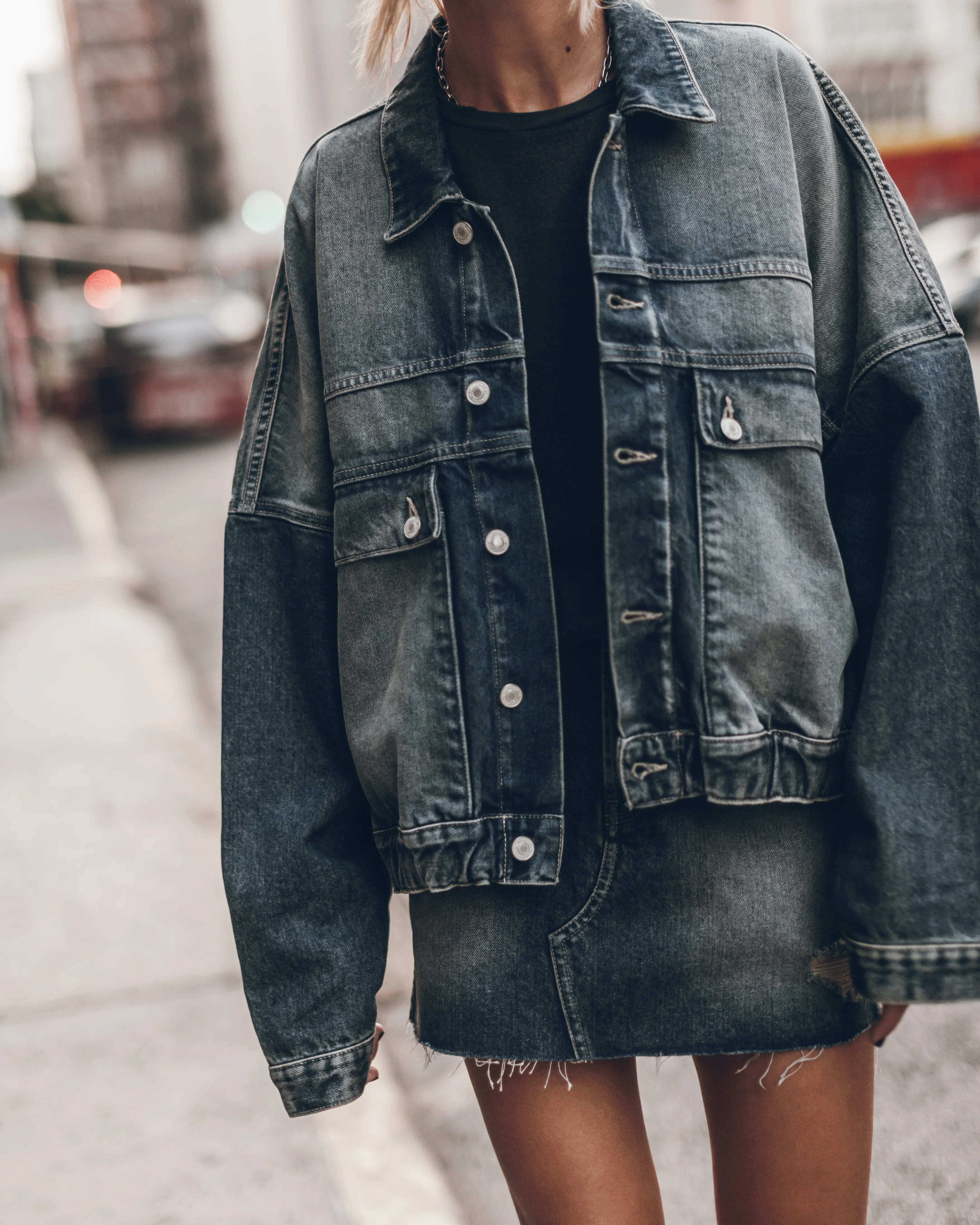 The Dark Blue Slit Denim Skirt - Image 3