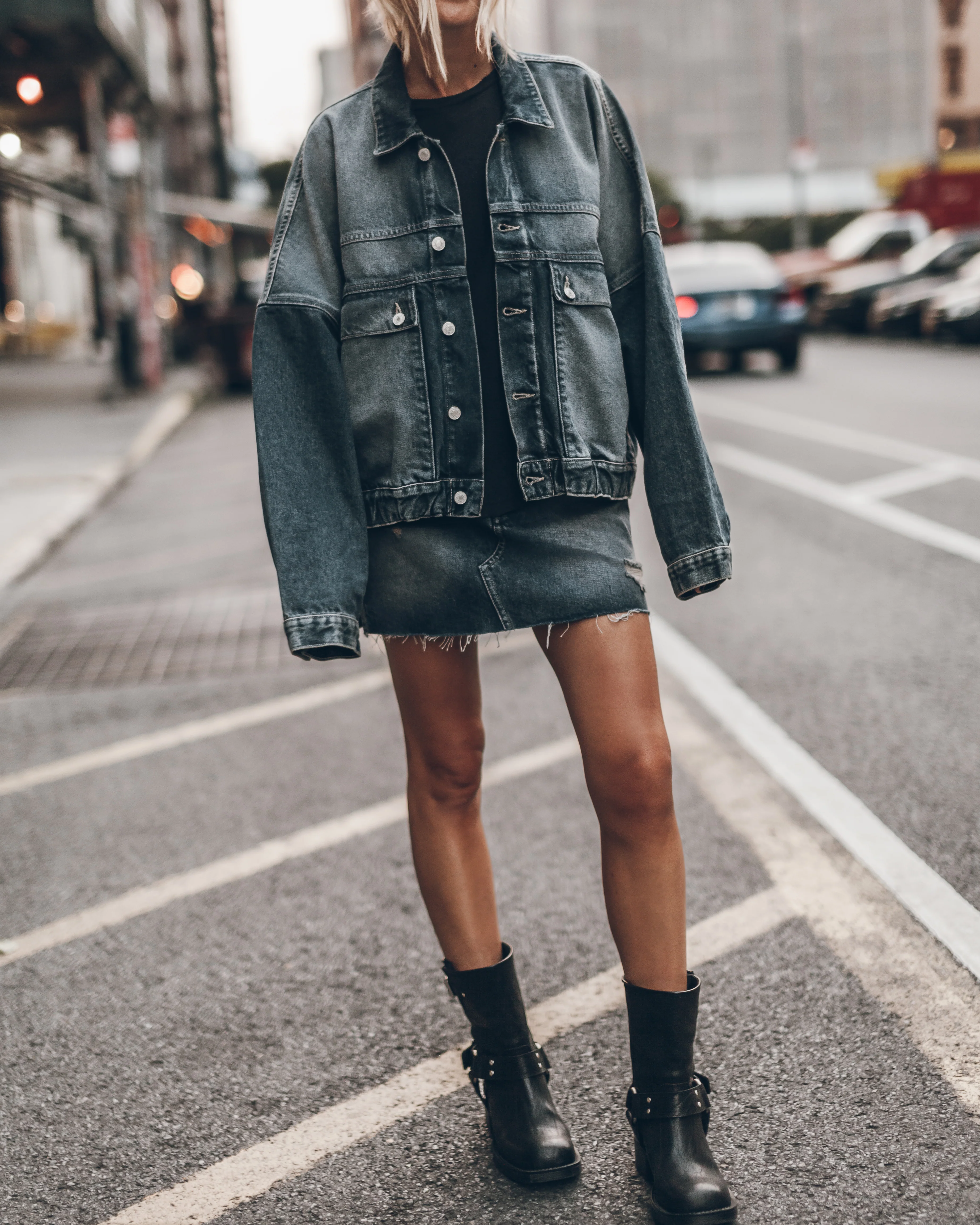 The Dark Blue Slit Denim Skirt - Image 5
